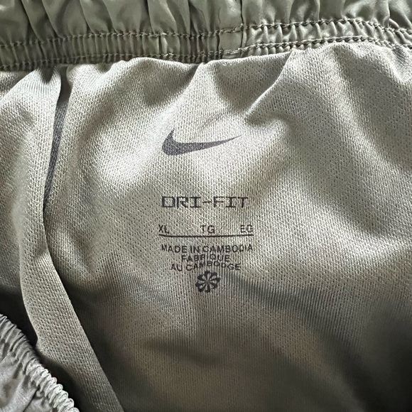 Womens Nike Tempo Athletic Shorts - XL - Picture 5 of 11